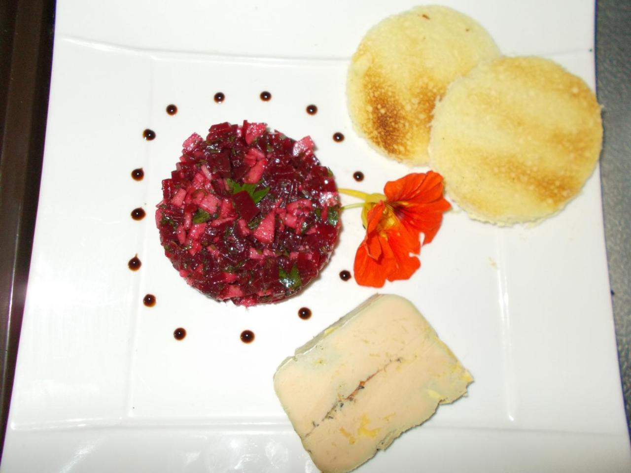 Logis Hotel Restaurant La Chaumiere Турнон-сюр-Рон Екстериор снимка